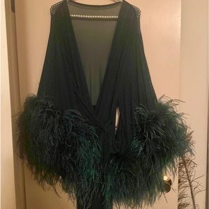 Beautiful lounging Robe Size XL with Ostrich Feathers!